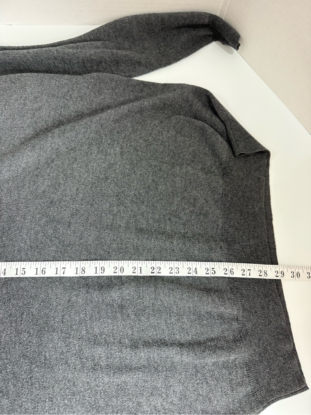 Roots V-Neck Pullover Sweater Charcoal Gray Wool Blend Size Large - Picture 6 of 9